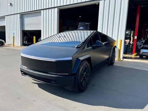 2024 Tesla Cybertruck Base