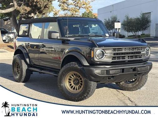 2023 Ford Bronco Base