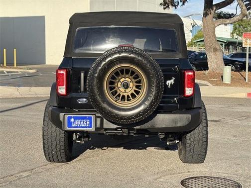 2023 Ford Bronco Base