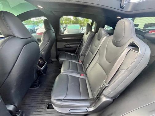 2022 Tesla Model X Base