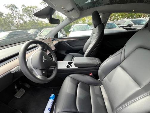 2024 Tesla Model Y Base