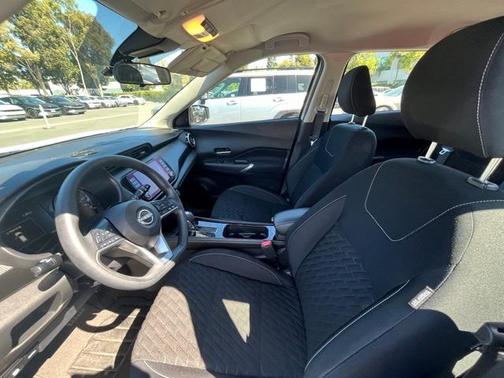 2022 Nissan Kicks SV