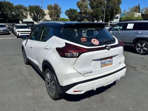 2022 Nissan Kicks SV