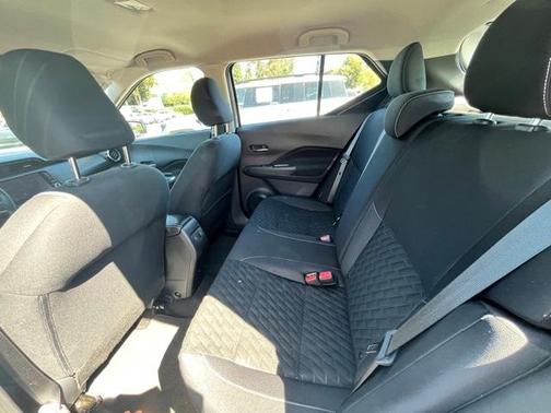 2022 Nissan Kicks SV