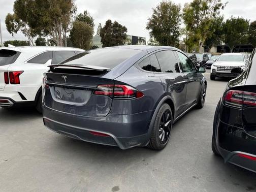 2022 Tesla Model X Base