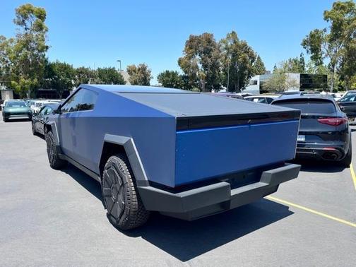 2024 Tesla Cybertruck Cyberbeast