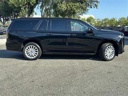 2023 Cadillac Escalade ESV Luxury