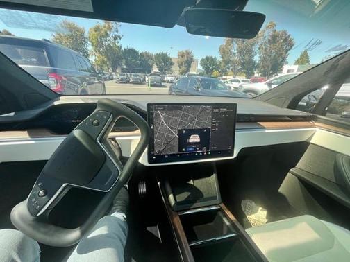 2022 Tesla Model X Base