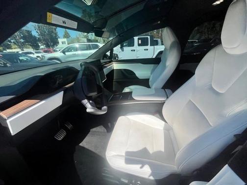 2022 Tesla Model X Base