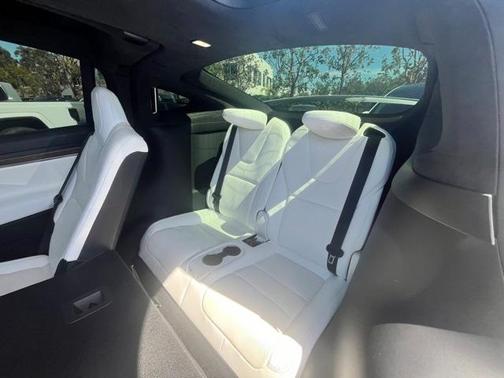 2022 Tesla Model X Base
