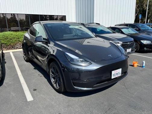 2025 Tesla Model Y Long Range