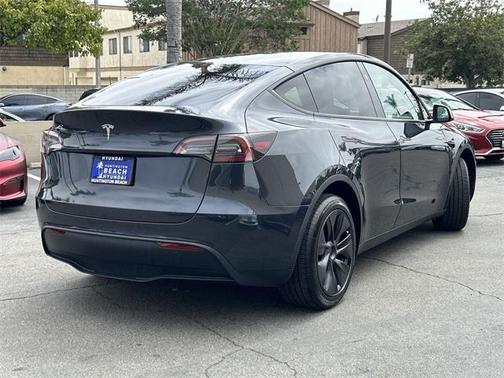 2025 Tesla Model Y Long Range