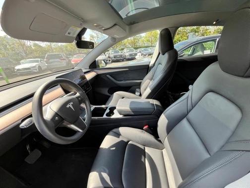 2025 Tesla Model Y Long Range