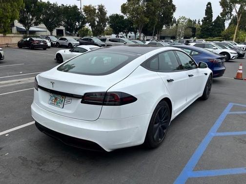 2022 Tesla Model S Base