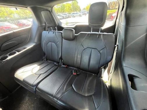 2020 Chrysler Pacifica Touring-L