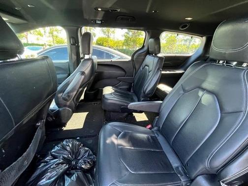 2020 Chrysler Pacifica Touring-L