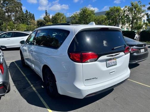 2020 Chrysler Pacifica Touring-L
