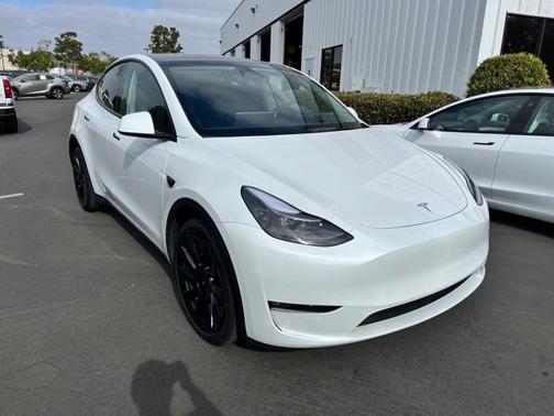 2024 Tesla Model Y Long Range