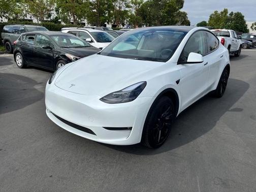 2024 Tesla Model Y Long Range