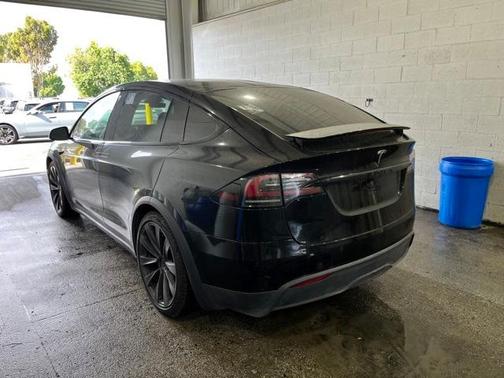 2022 Tesla Model X Base
