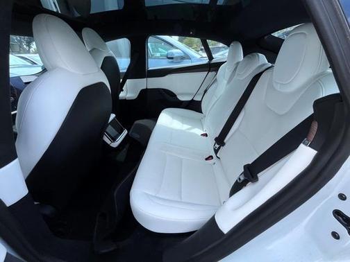 2022 Tesla Model S Base