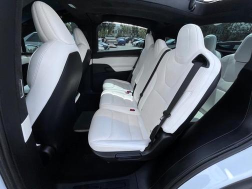2022 Tesla Model X Base