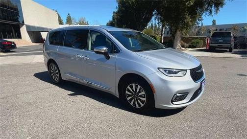 2023 Chrysler Pacifica Hybrid Limited