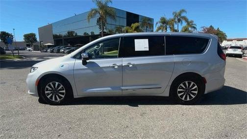 2023 Chrysler Pacifica Hybrid Limited