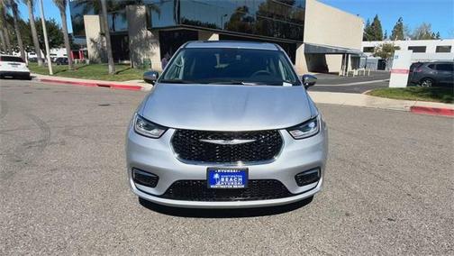 2023 Chrysler Pacifica Hybrid Limited