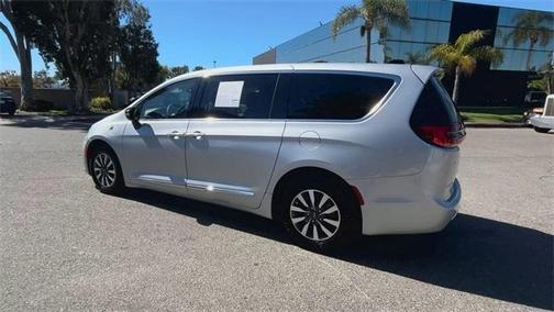 2023 Chrysler Pacifica Hybrid Limited