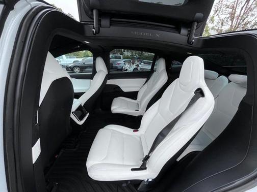 2022 Tesla Model X Base