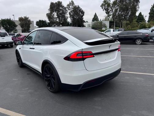 2022 Tesla Model X Base