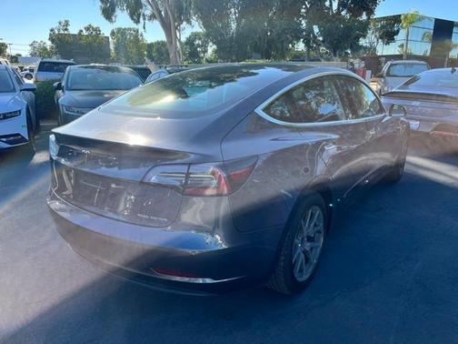 2018 Tesla Model 3 Performance