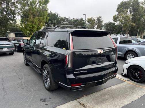2023 Cadillac Escalade ESV Sport