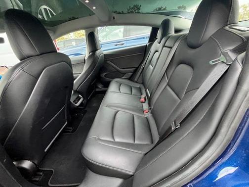 2022 Tesla Model 3 Base