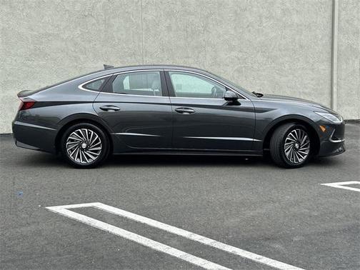 2023 Hyundai SONATA Hybrid Limited