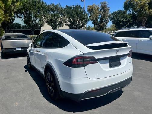 2022 Tesla Model X Base
