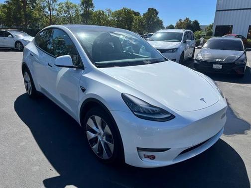 2022 Tesla Model Y Long Range