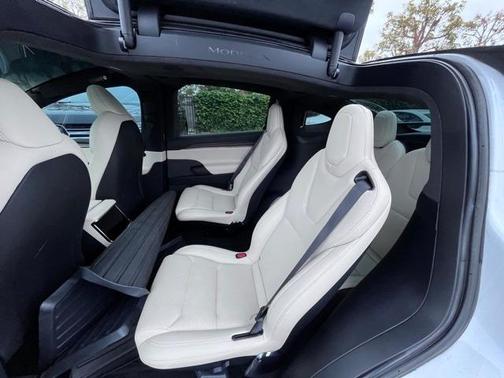 2022 Tesla Model X Base