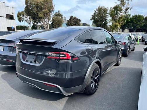 2024 Tesla Model X Base
