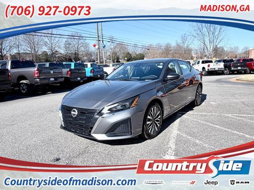 2025 Nissan Altima SV FWD