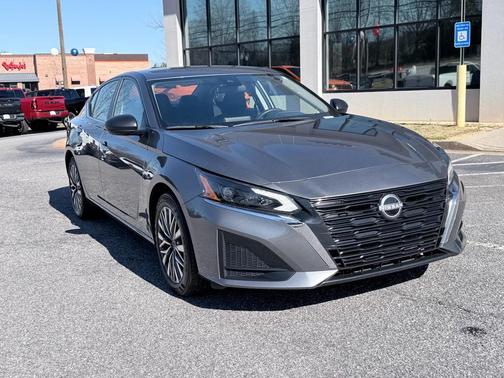 2025 Nissan Altima SV FWD