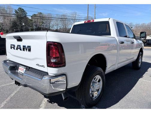 2026 RAM 2500 Tradesman Crew Cab 4x4 6'4' Box