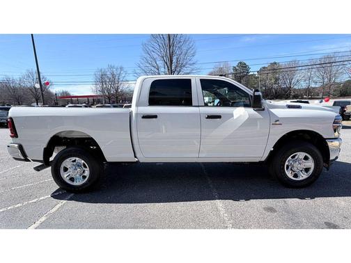 2026 RAM 2500 Tradesman Crew Cab 4x4 6'4' Box