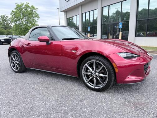 Soul Red Crystal Metallic 2021 Mazda MX-5 Miata Grand Touring