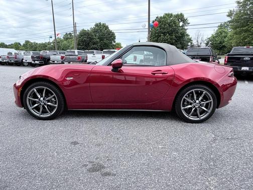 Soul Red Crystal Metallic 2021 Mazda MX-5 Miata Grand Touring