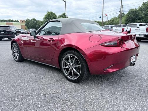 Soul Red Crystal Metallic 2021 Mazda MX-5 Miata Grand Touring