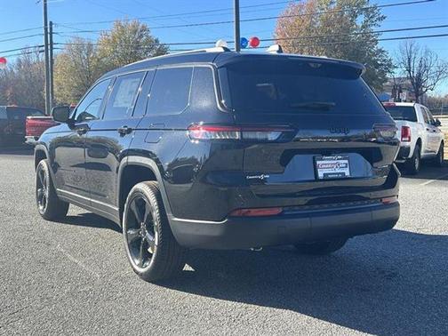 Diamond Black Crystal Pearlcoat 2025 Jeep Grand Cherokee L Limited