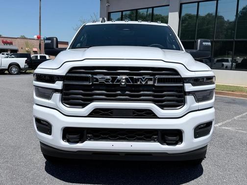 Bright White Clearcoat 2026 RAM 3500 Big Horn Crew Cab 4x4 8' Box