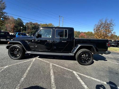 Black Clearcoat 2024 Jeep Gladiator Sport S